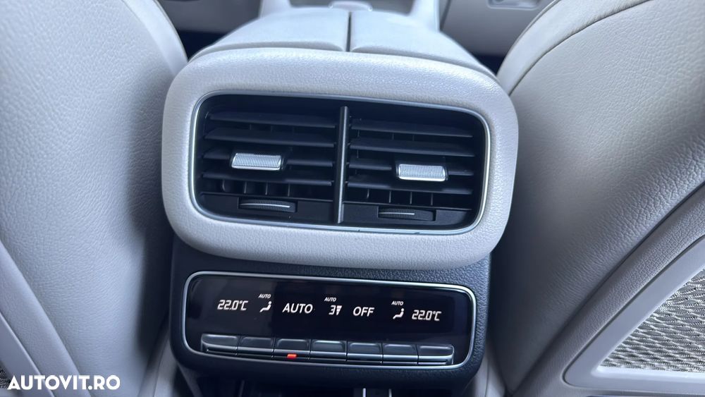Mercedes-Benz GLS - 32