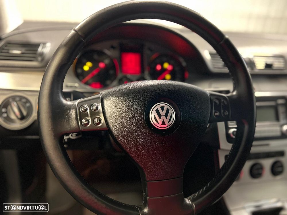 VW Passat Variant 2.0 TDi Sportline - 3