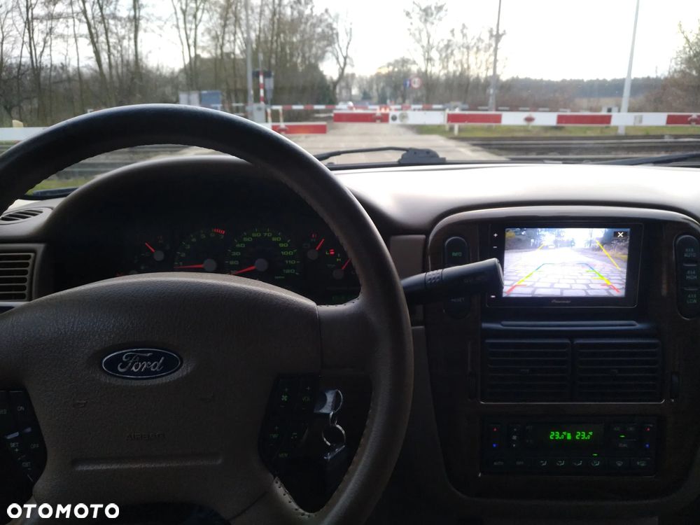 Ford Explorer 4.0 AWD - 14