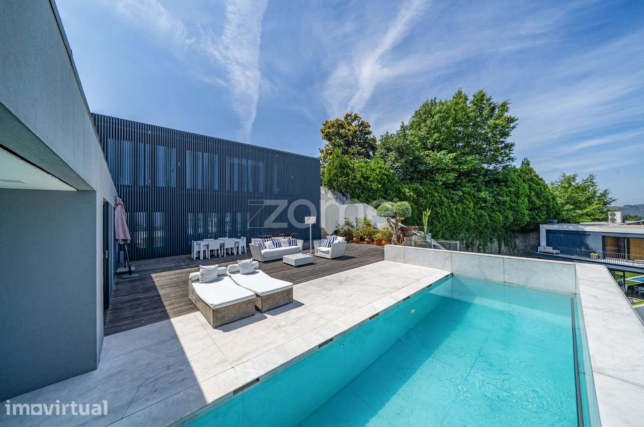 Moradia T4 de luxo, individual com piscina em Nogueiró - Braga - Grande imagem: 2/60