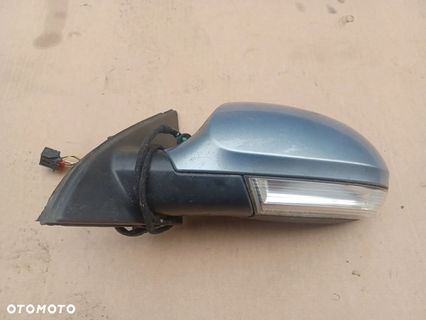 LUSTERKO LEWE VW PASSAT B6 6PIN