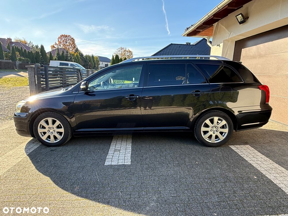 Toyota Avensis 1.8 VVT-i Combi - 8