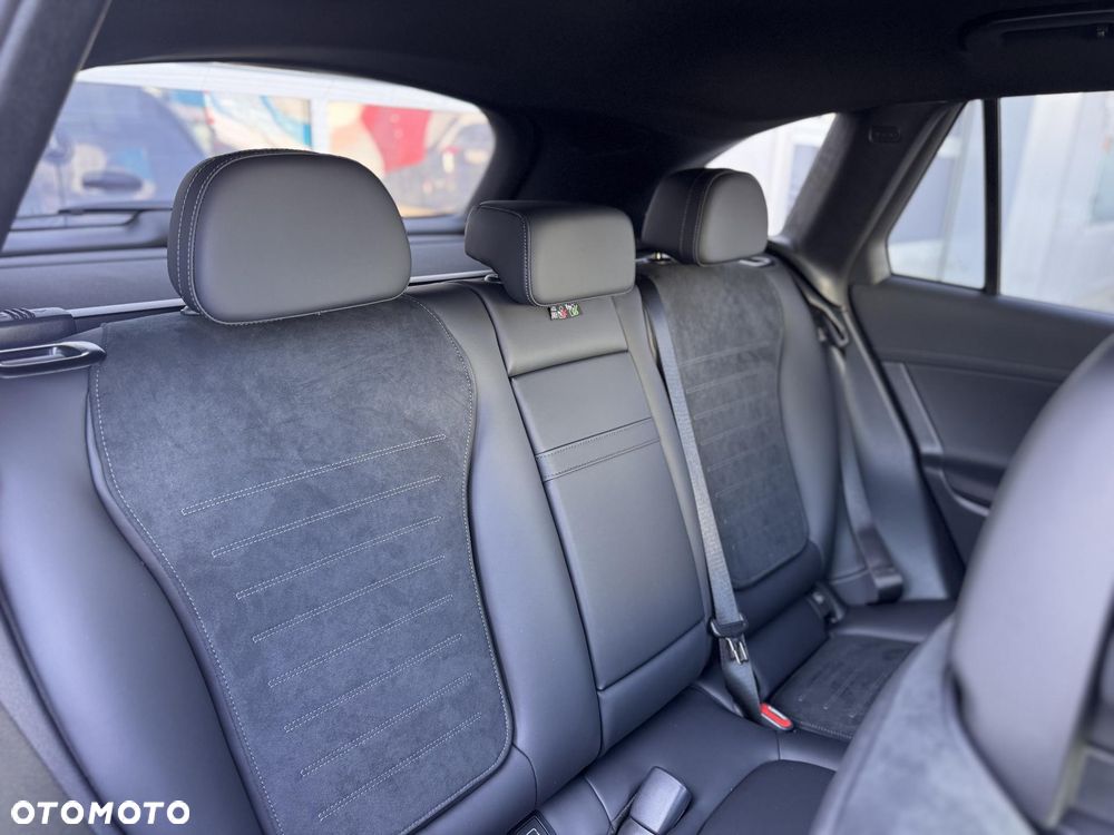 Mercedes-Benz GLC 200 4Matic 9G-TRONIC AMG Line Advanced - 14