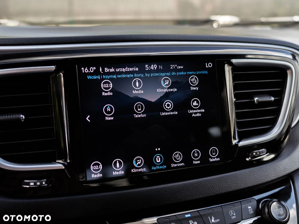 Chrysler Pacifica - 26