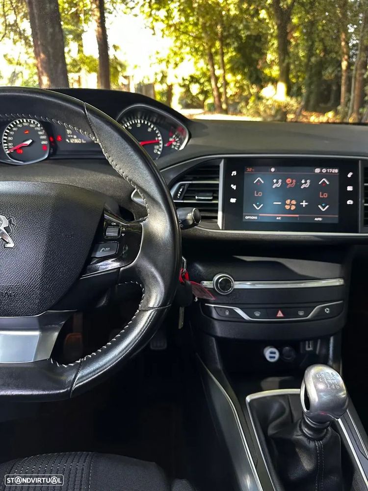 Peugeot 308 BlueHDi FAP 130 Stop & Start Allure Pack - 22
