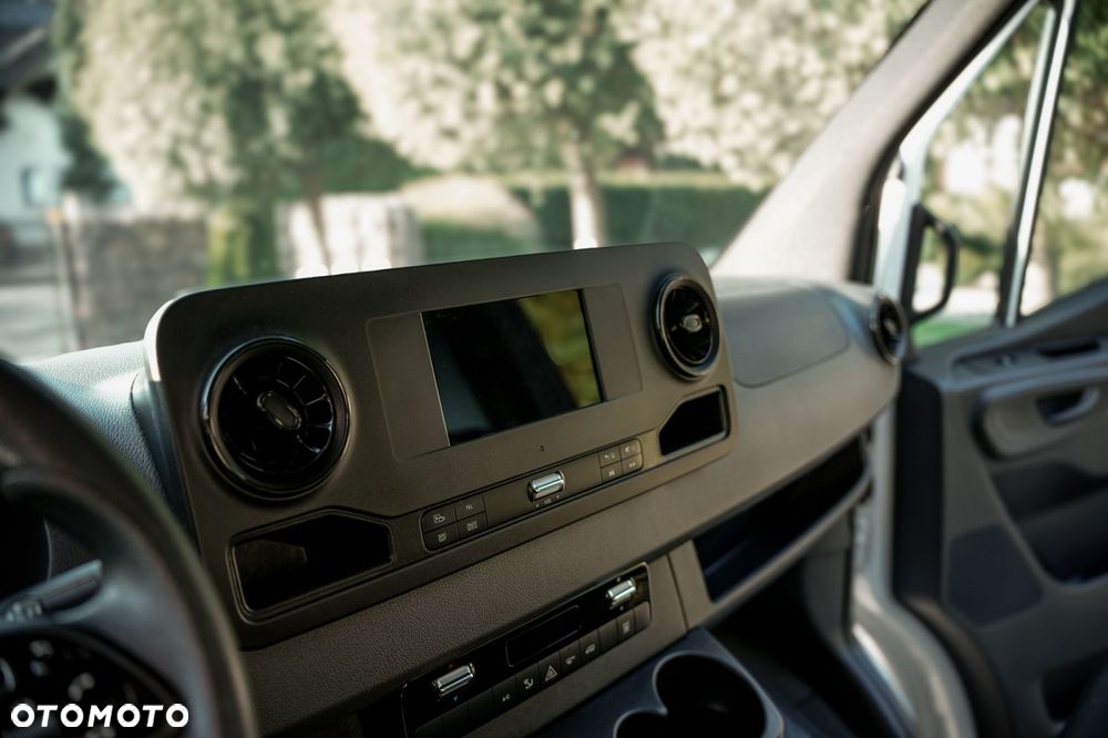 Mercedes-Benz Sprinter - 29