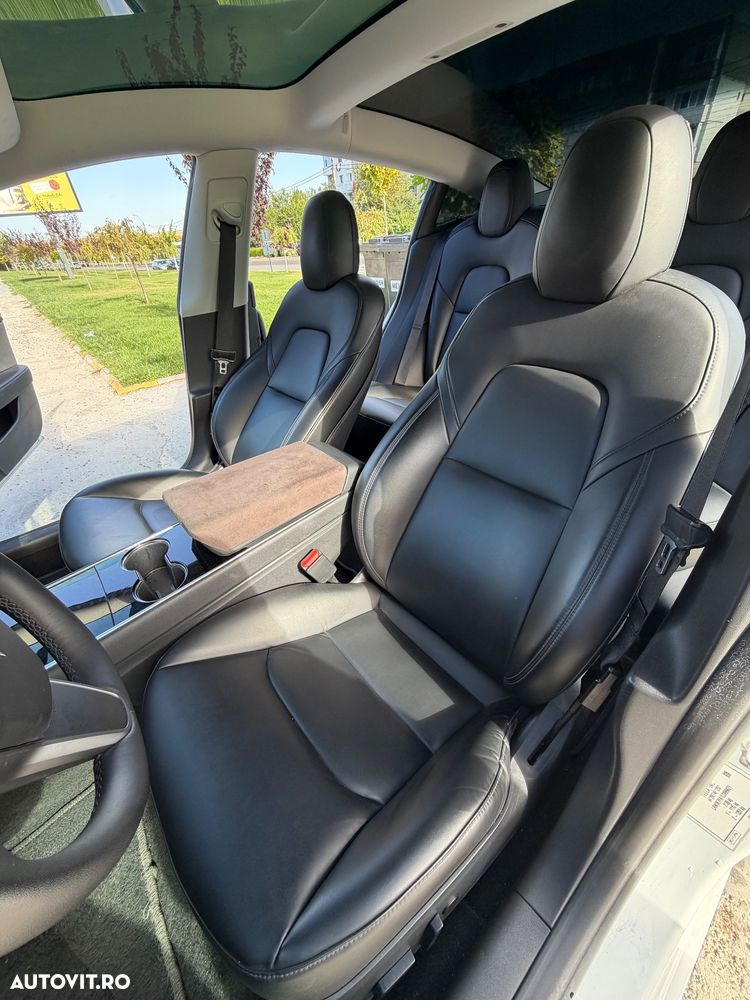 Tesla Model 3 - 25