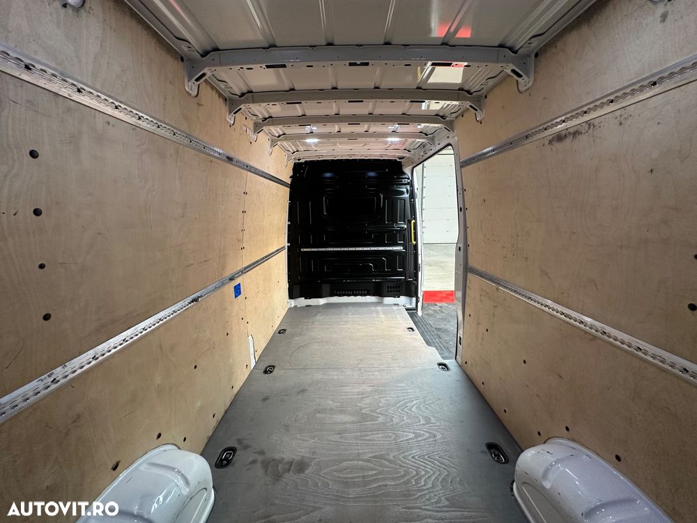 Volkswagen Crafter - 34