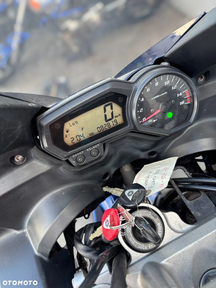 Yamaha FZS - 17