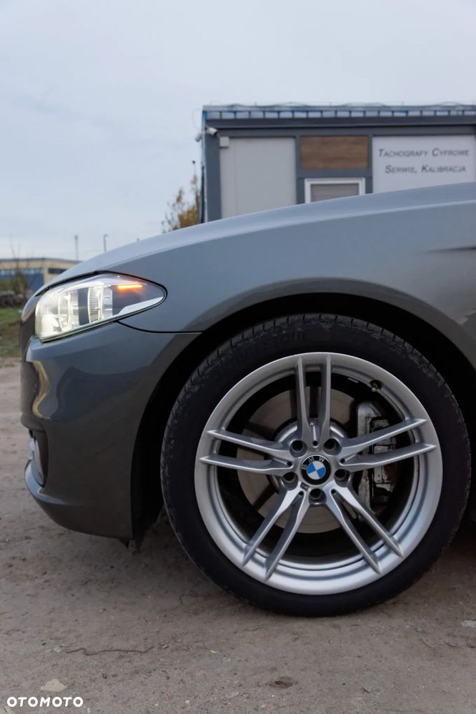 BMW Seria 5 525d Sport-Aut - 8