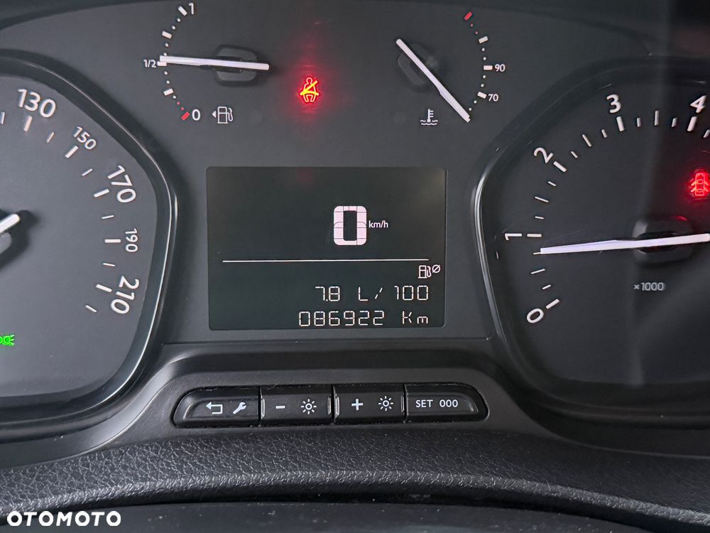 Opel Opel Vivaro 2.0 Diesel 150KM 80 000km serwisowany tylko w ASO IDEALNY STAN - 23