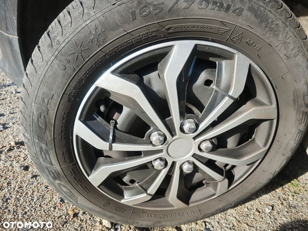 Volkswagen Fox 1.2 - 13