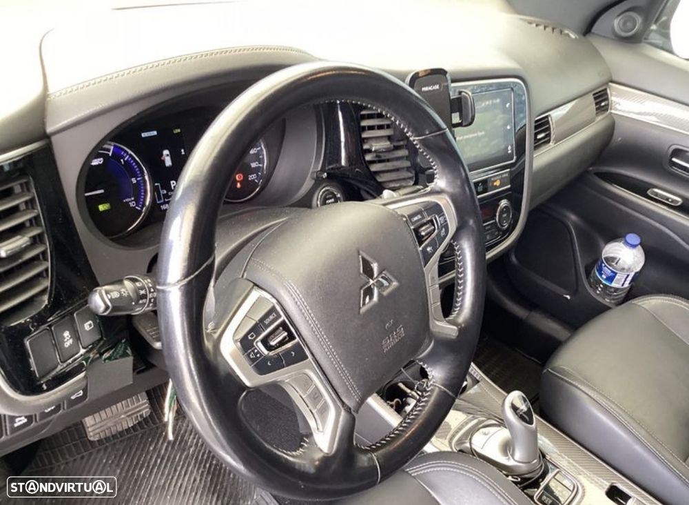Mitsubishi Outlander - 9