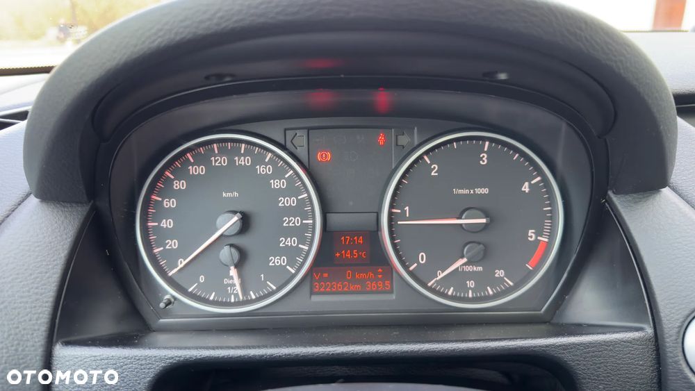 BMW X1 sDrive18d xLine - 30