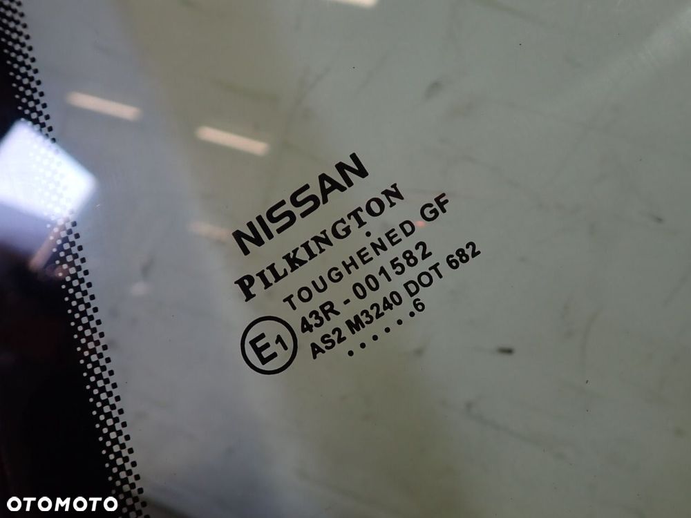 SZYBA KAROSERYJNA LEWA TYLNA NISSAN MICRA K12 C+C - 2