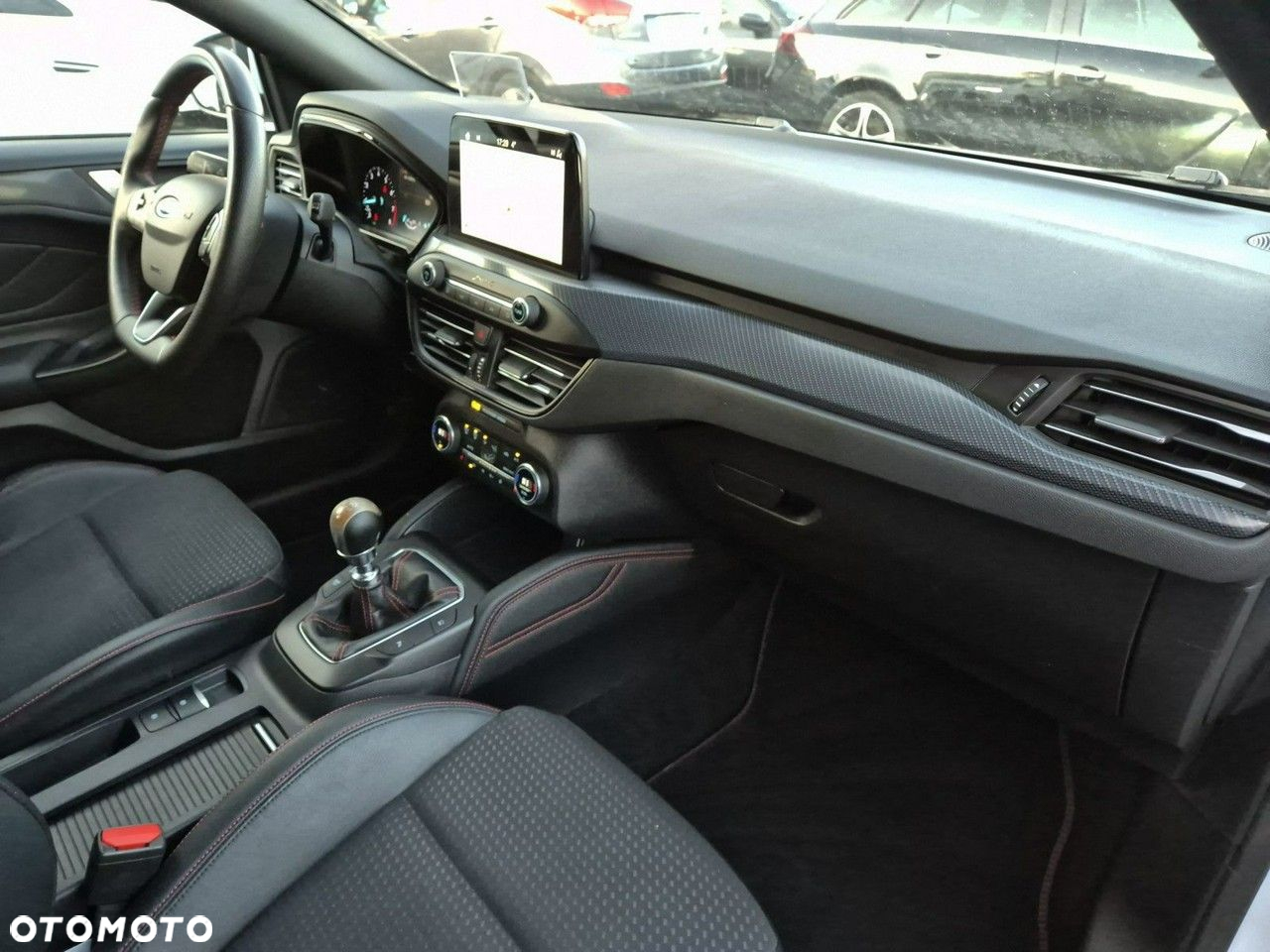 Ford Focus - 33