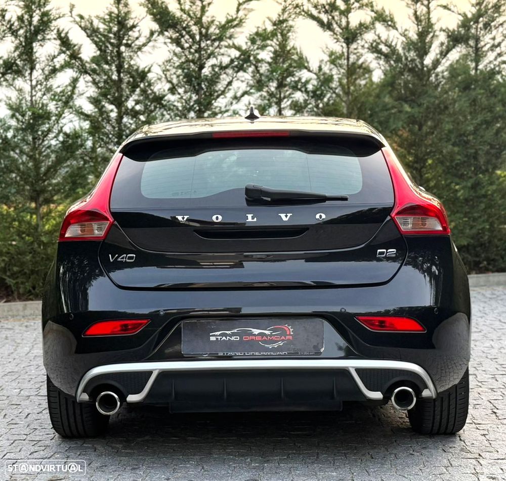 Volvo V40 D2 R Design - 8