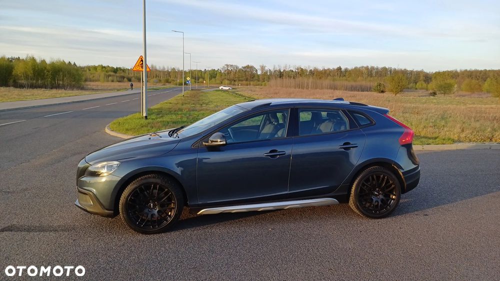 Volvo V40 Cross Country D2 Momentum - 3