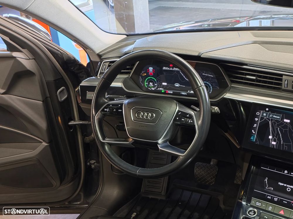 Audi e-tron 55 quattro - 26