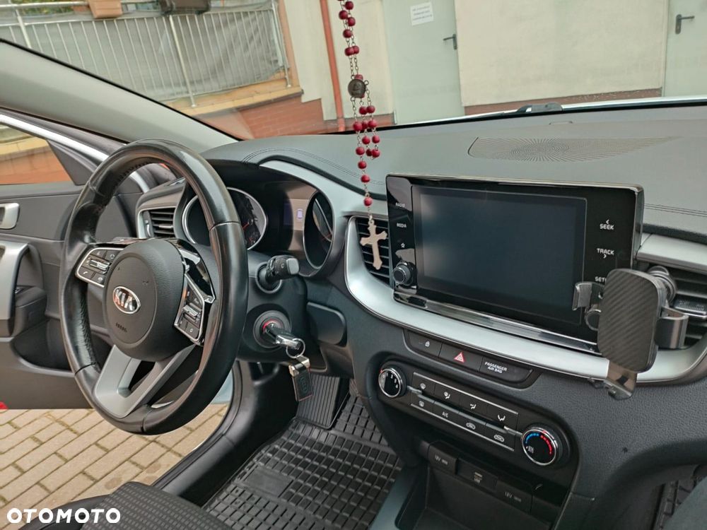Kia Ceed 1.6 CRDi mHEV L Business Line - 18