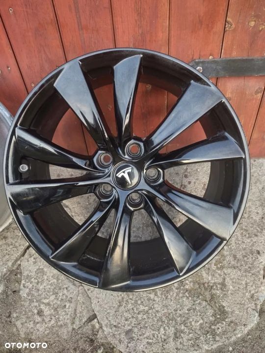 FELGI TESLA-X 19X8,5 ET-35 5X120 - 8