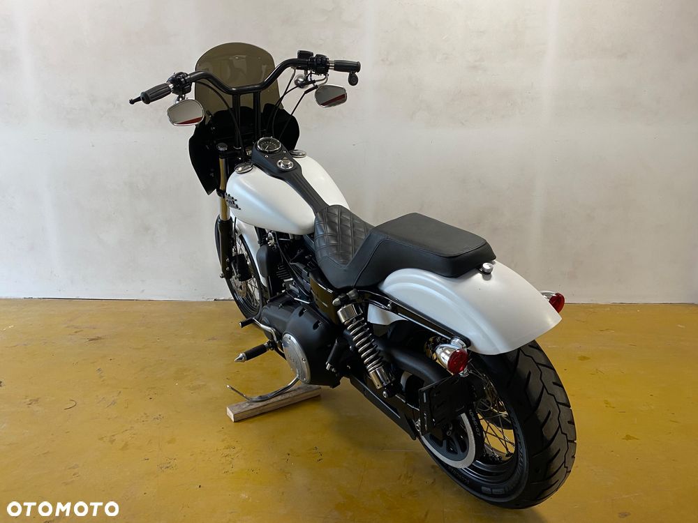 Harley-Davidson Dyna Street Bob - 8