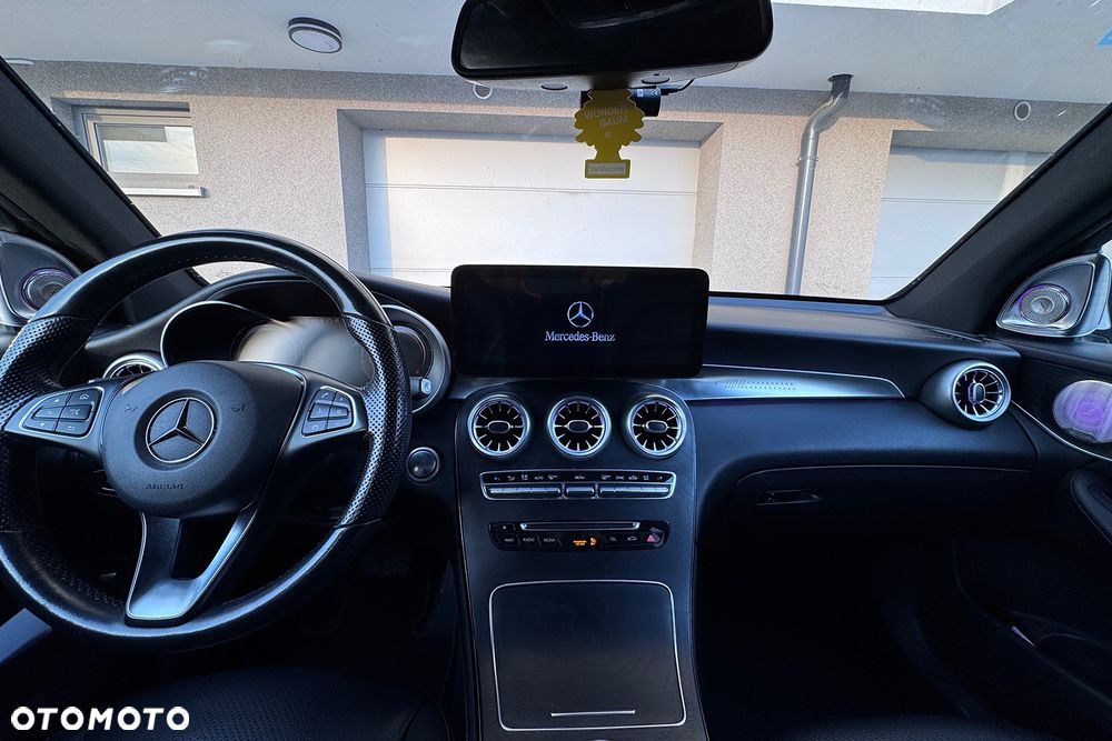Mercedes-Benz GLC 300 4Matic 9G-TRONIC AMG Line - 9