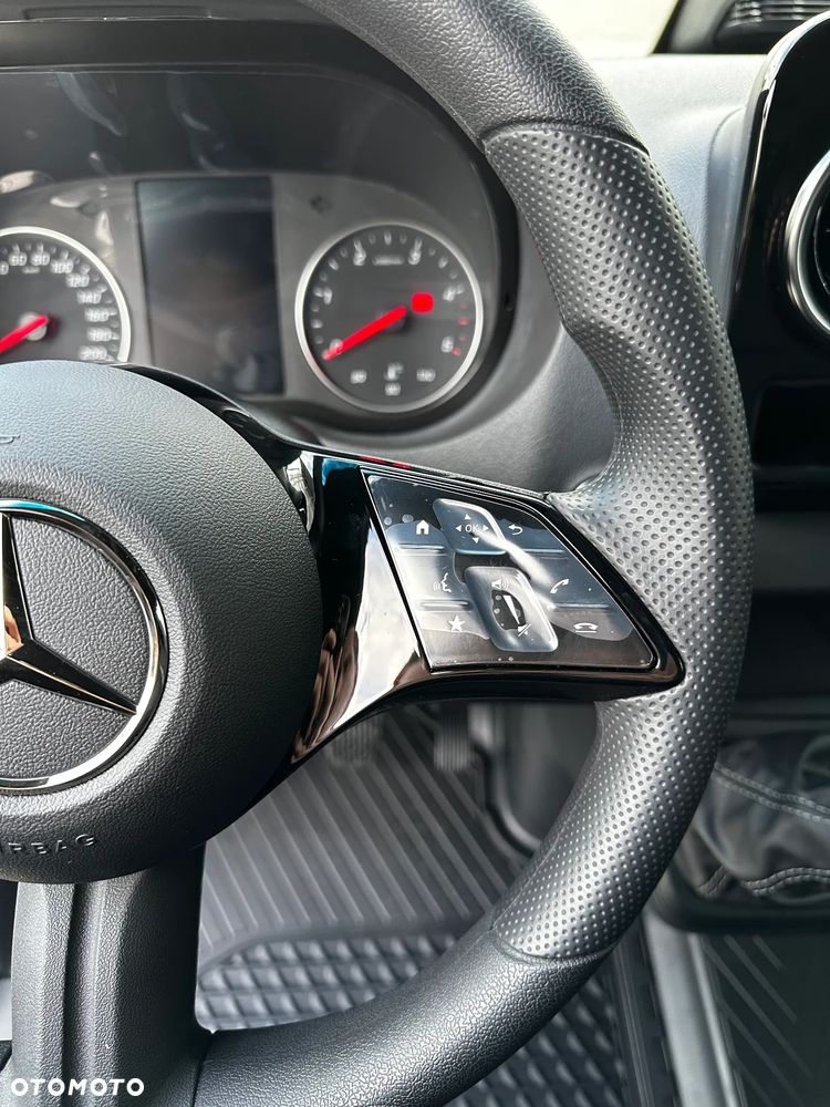 Mercedes-Benz Sprinter - 16
