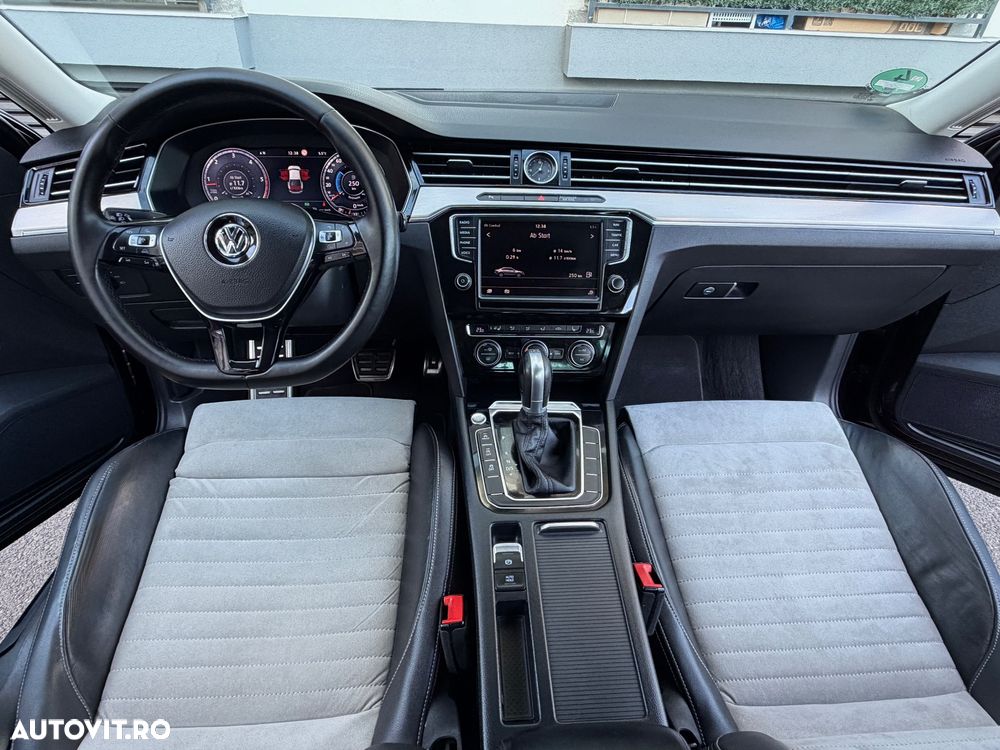 Volkswagen Passat Variant 2.0 TDI SCR DSG Elegance - 14
