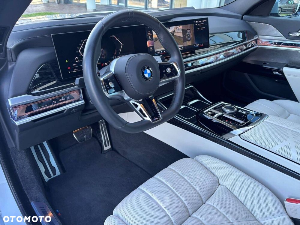 BMW Seria 7 - 11