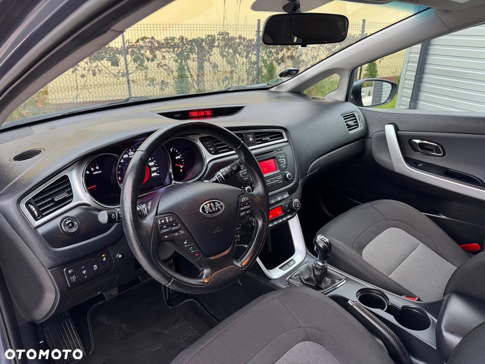 Kia Ceed SW 1.6 CRDi Vision - 33