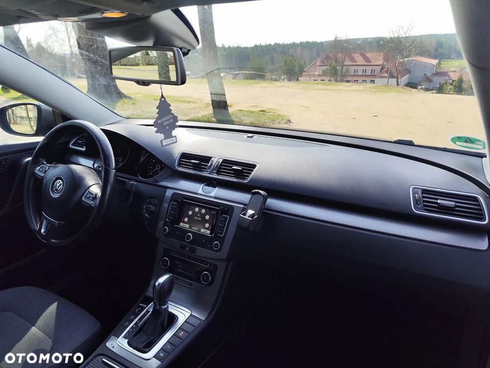 Volkswagen Passat 2.0 TDI Sportline DSG - 25