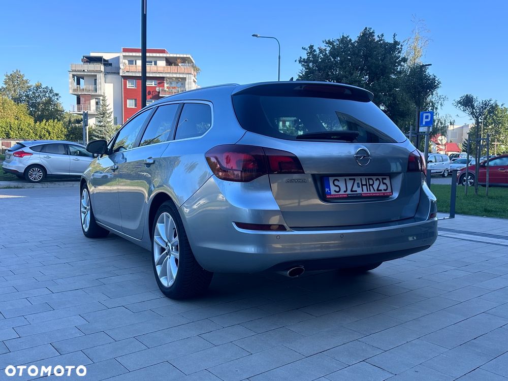 Opel Astra 2.0 CDTI DPF Sports Tourer - 4
