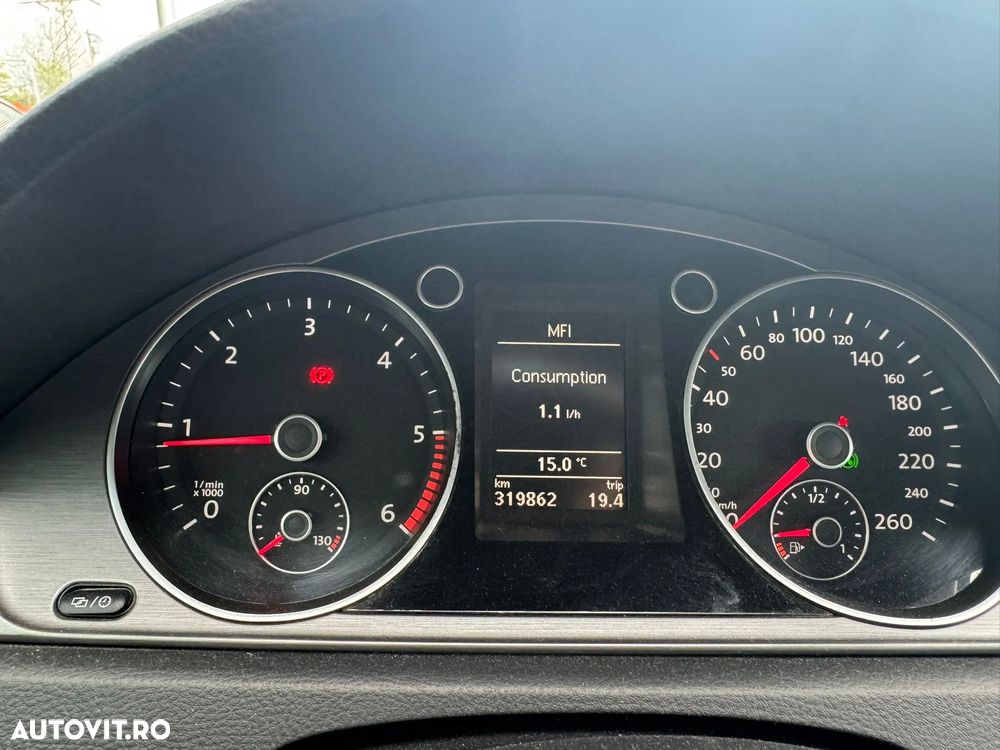 Volkswagen Passat Variant 2.0 TDI Blue TDI DSG Highline - 14