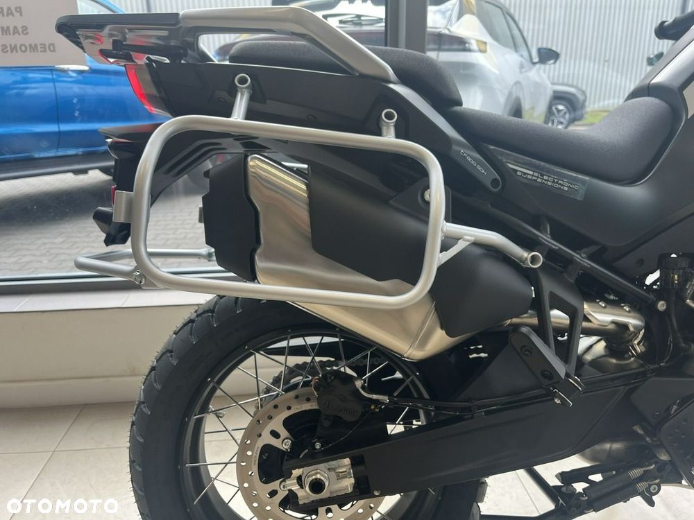 CFMoto MT - 10