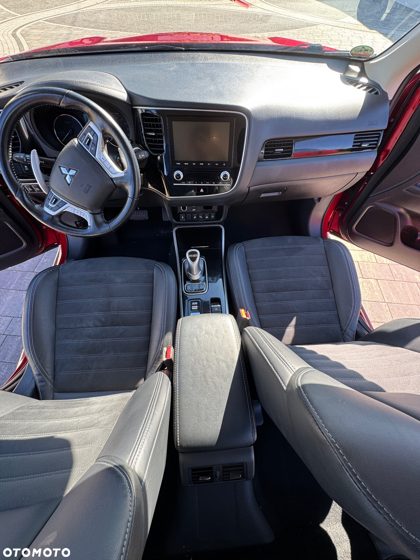 Mitsubishi Outlander 2.4 4WD Plug-In Hybrid - 12
