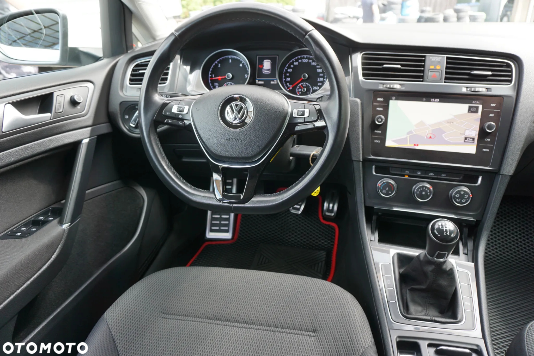Volkswagen Golf 1.6 TDI SCR Comfortline - 14