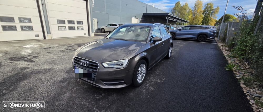 Audi 50 - 1