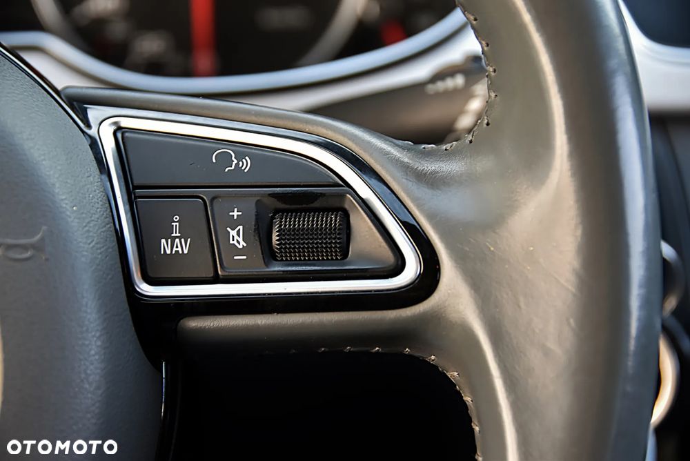 Audi A4 Avant 2.0 TDI Quattro S tronic - 29