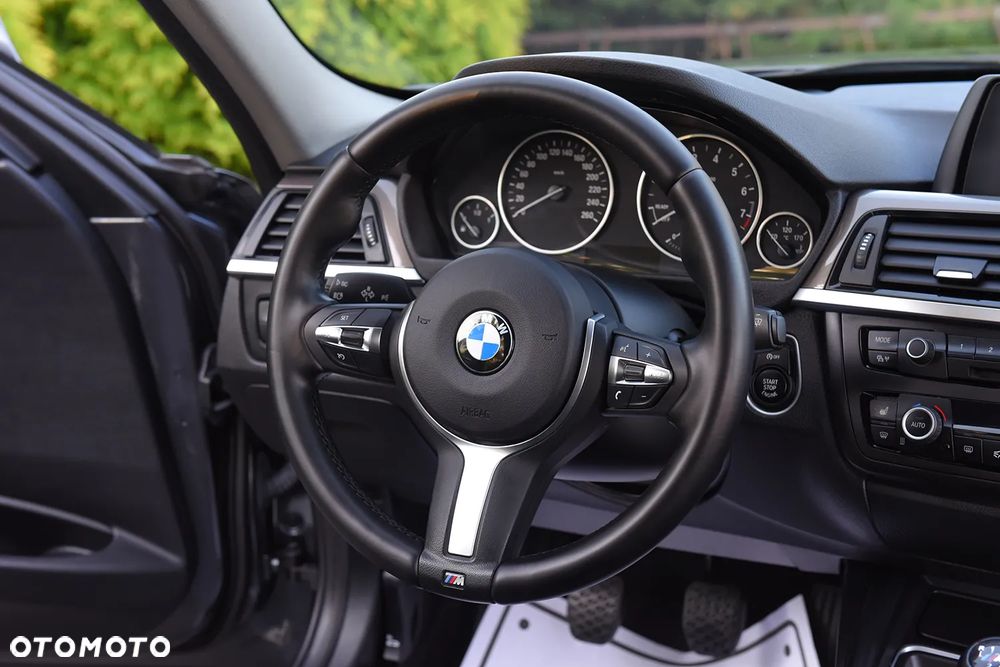 BMW Seria 3 316i - 32