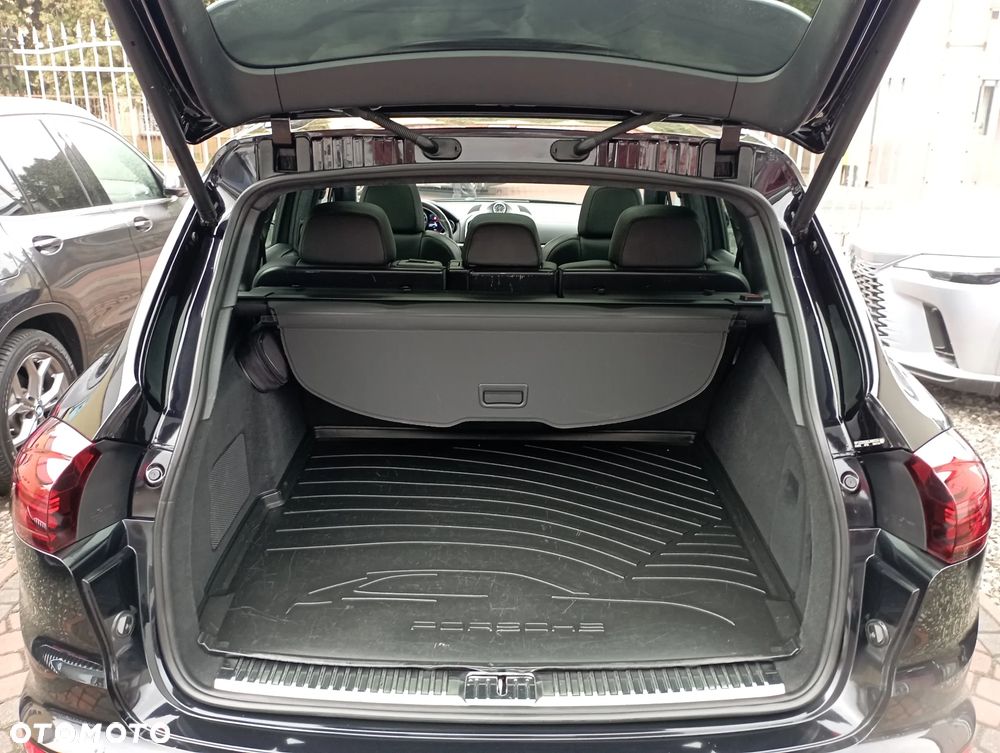 Porsche Cayenne Turbo - 32
