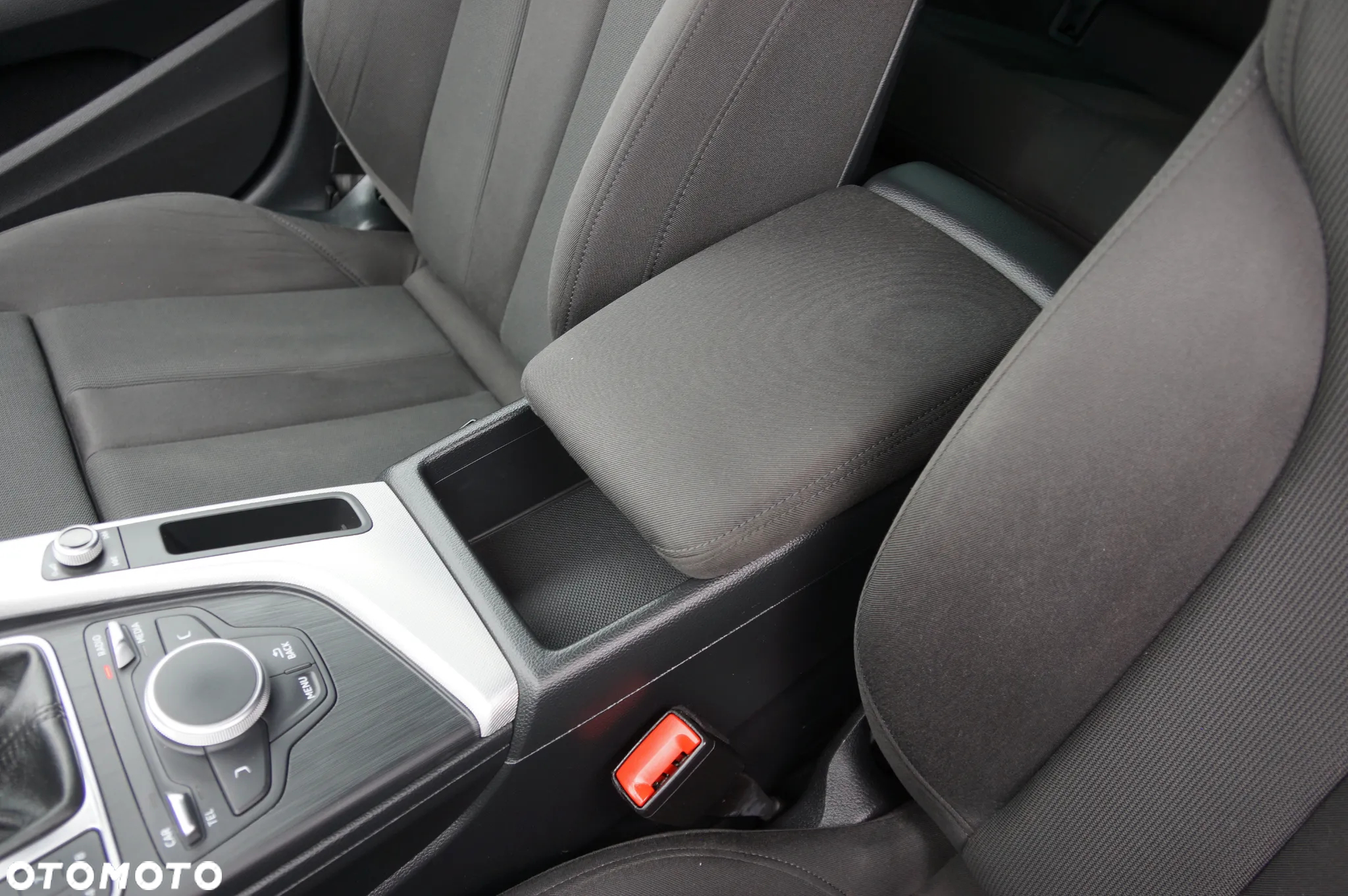 Audi A4 Avant 2.0 TDI quattro - 22