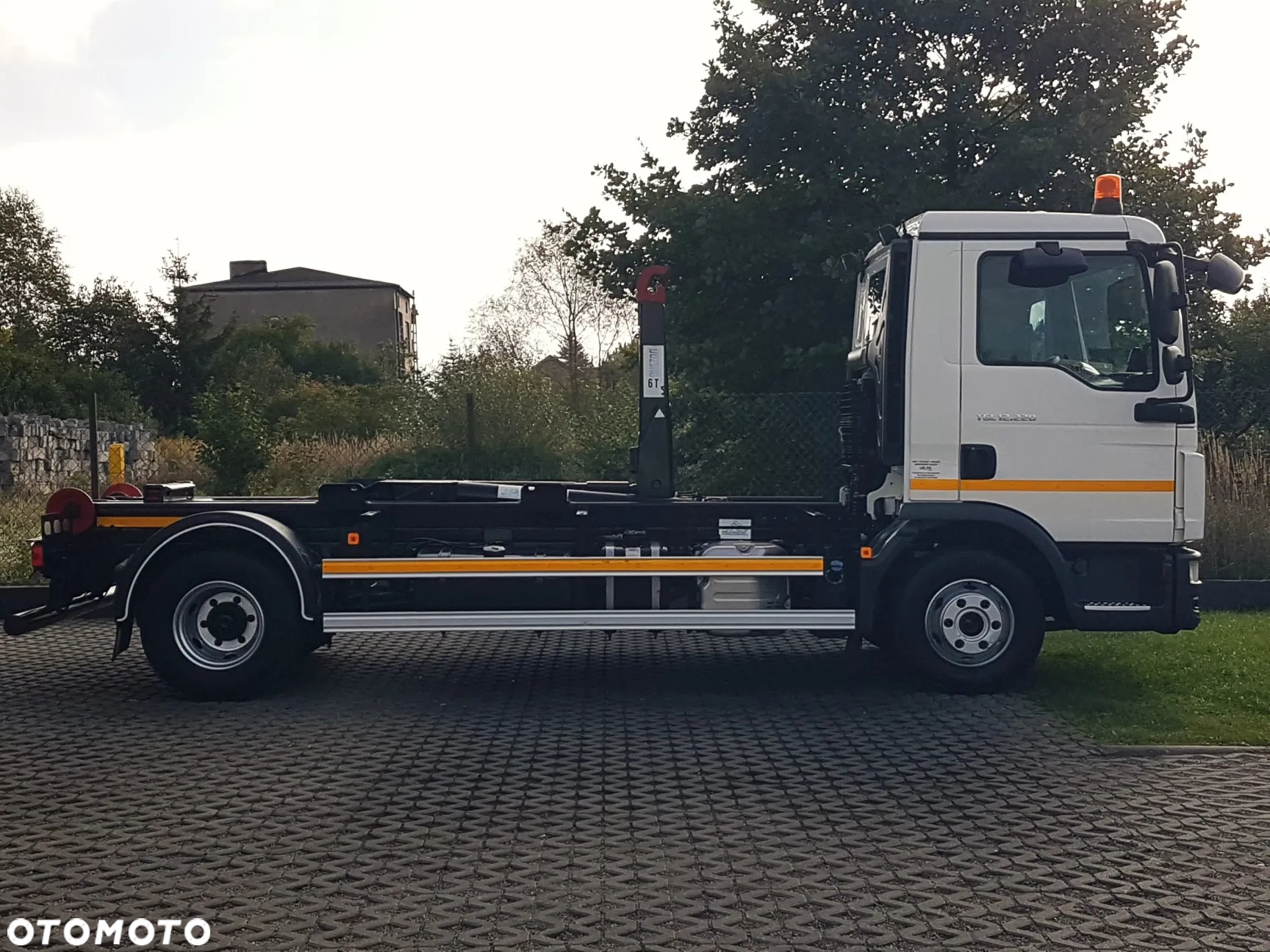 MAN TGL 12.220 HAKOWIEC 4x2 KLIMA - 17