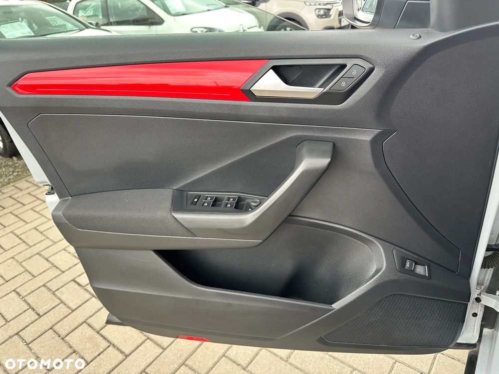Volkswagen T-Roc - 21