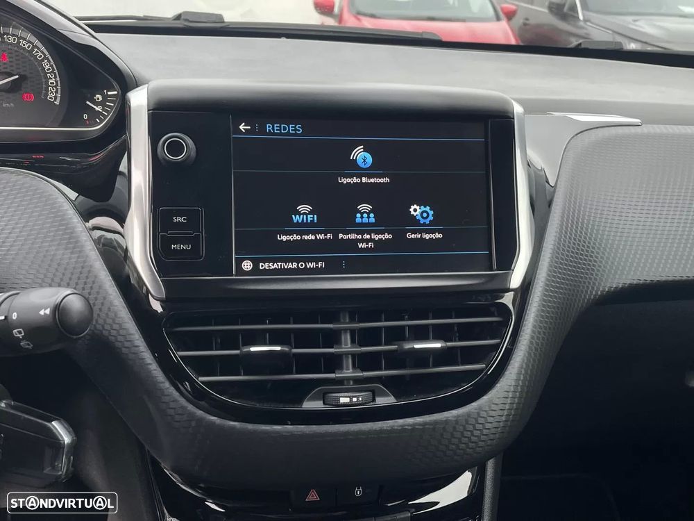 Peugeot 2008 1.2 PureTech GT Line - 32