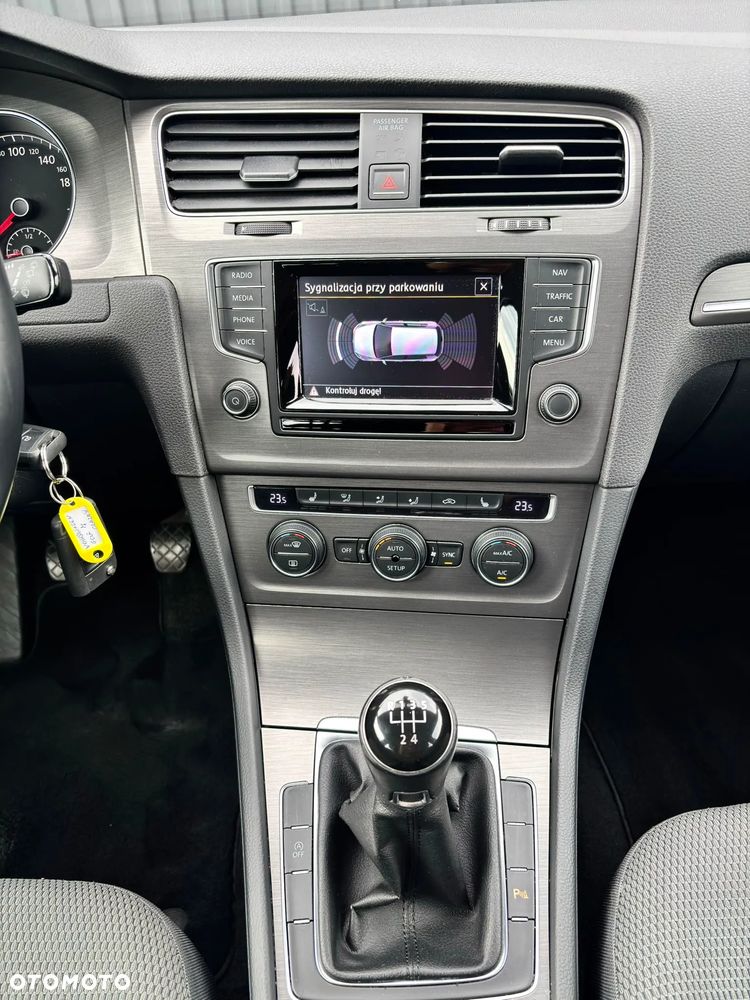 Volkswagen Golf 1.6 TDI 4Motion BlueMotion Technology Comfortline - 16