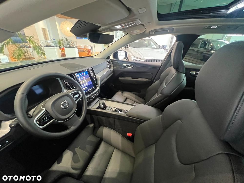Volvo XC 60 T8 Plug-In Hybrid AWD Ultimate Dark - 18