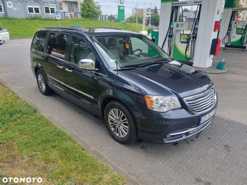 Chrysler Town & Country 3.6 Touring - 16