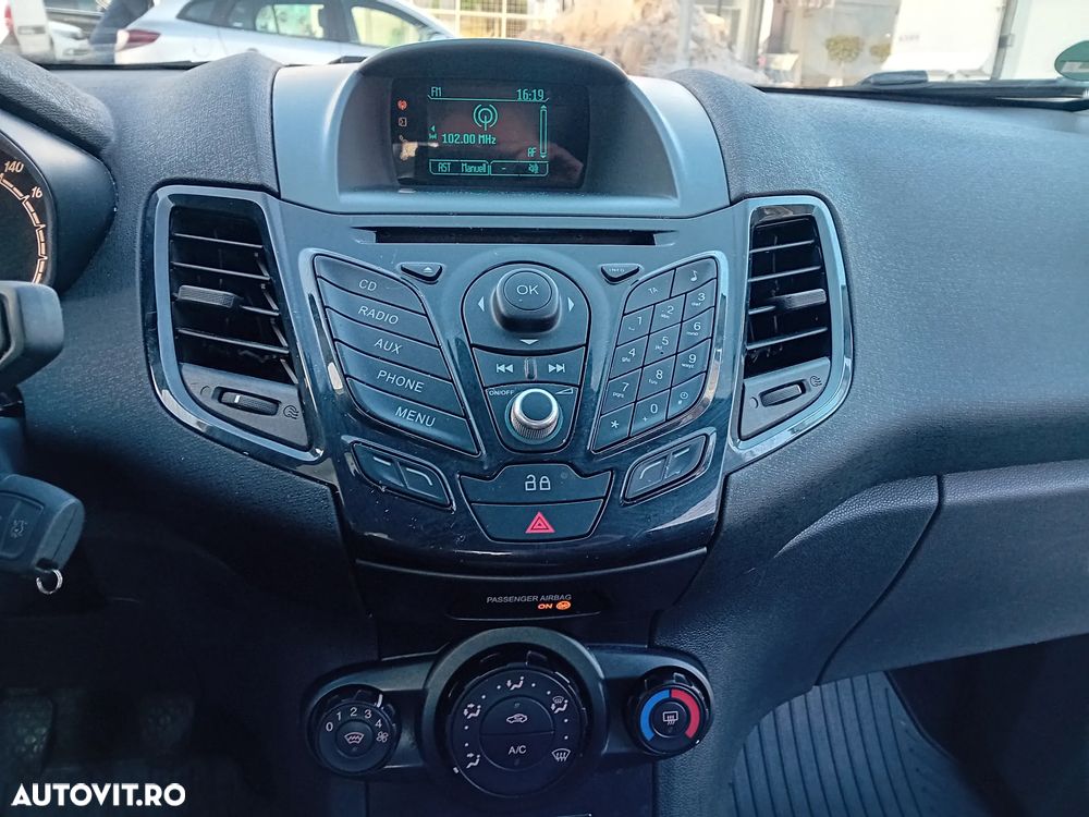 Ford Fiesta 1.25 Celebration - 7