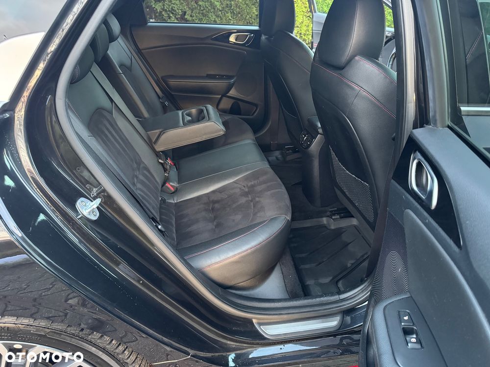 Kia ProCeed 1.6 T-GDI GT - 24